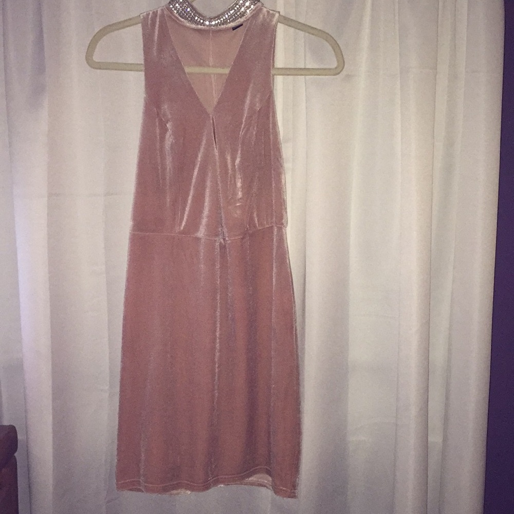 No longer need this dress